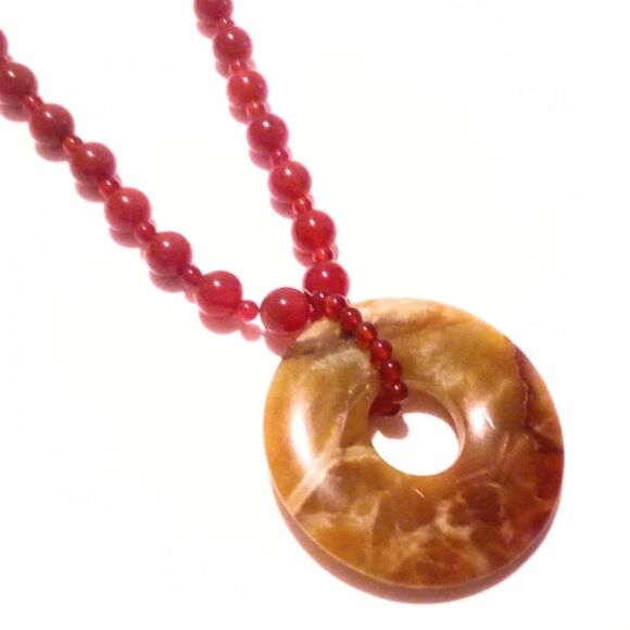 Carnelian Beaded Necklace with Agate Donut Pendant - Picture 3 of 5